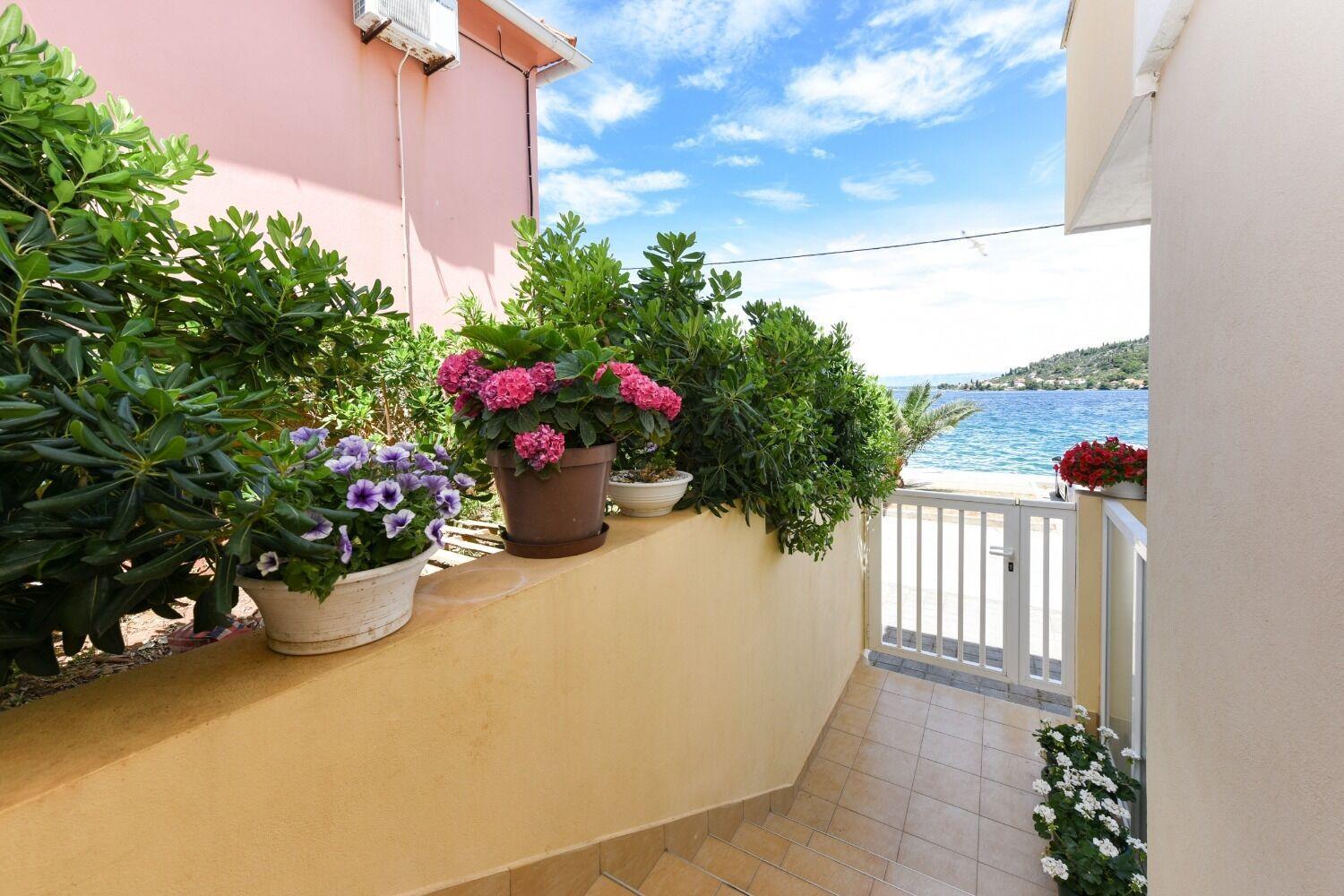 Apartments Kolt - 15M From Sea Kali Bagian luar foto